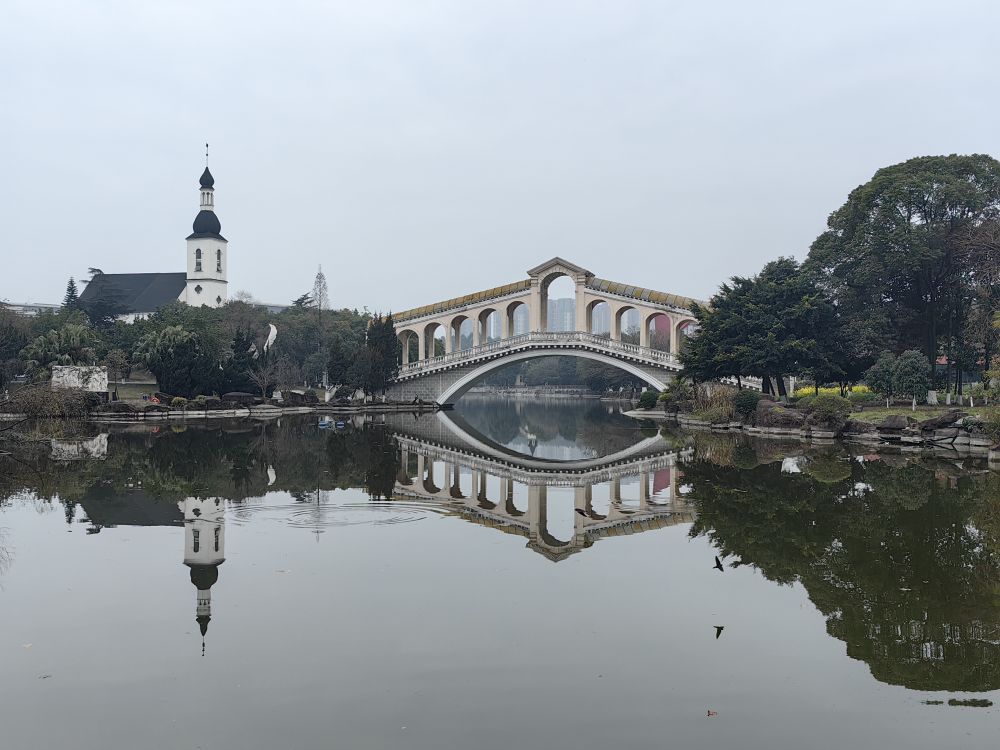 成都纺专世界乐园