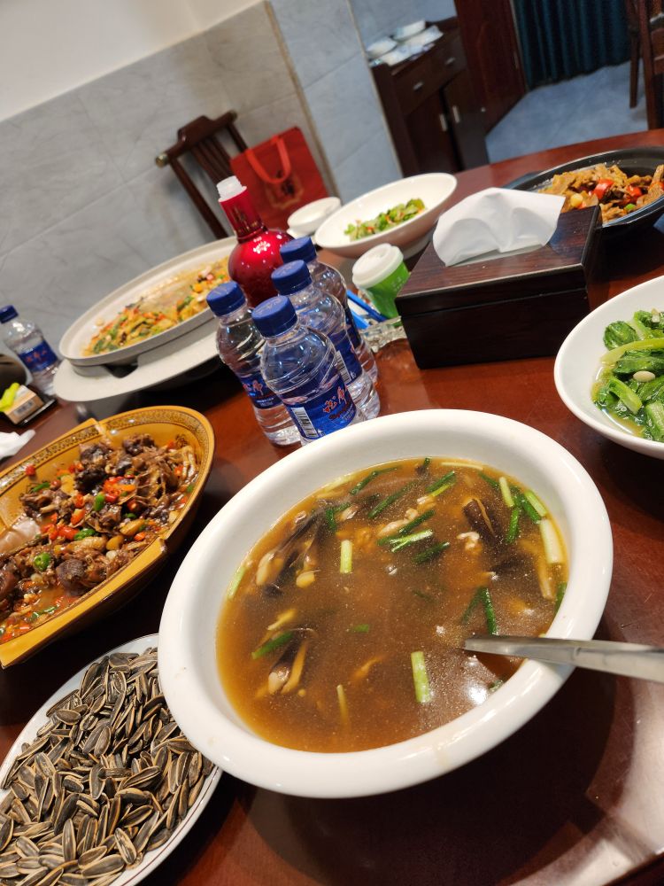 艾家媳妇私房菜环境