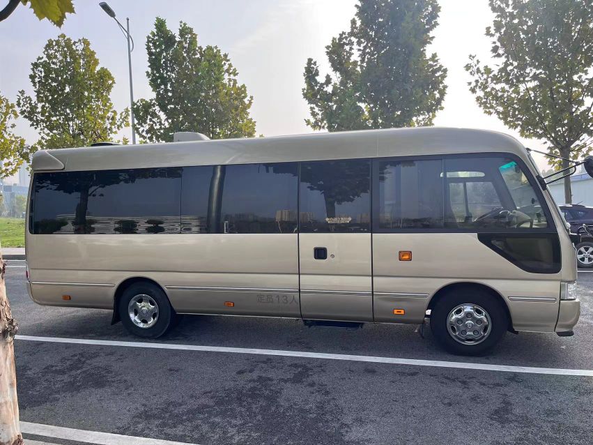 顺八方租车(米东通汇大厦店)
