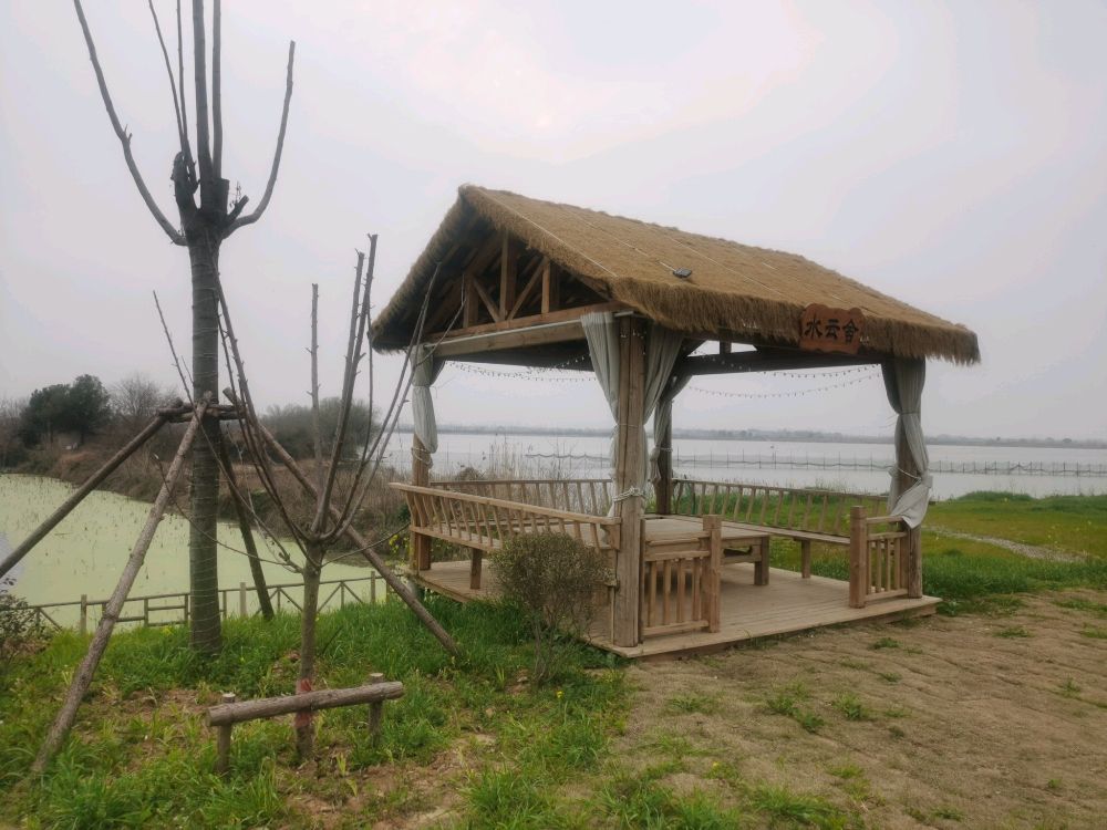 五四湖畔露营基地