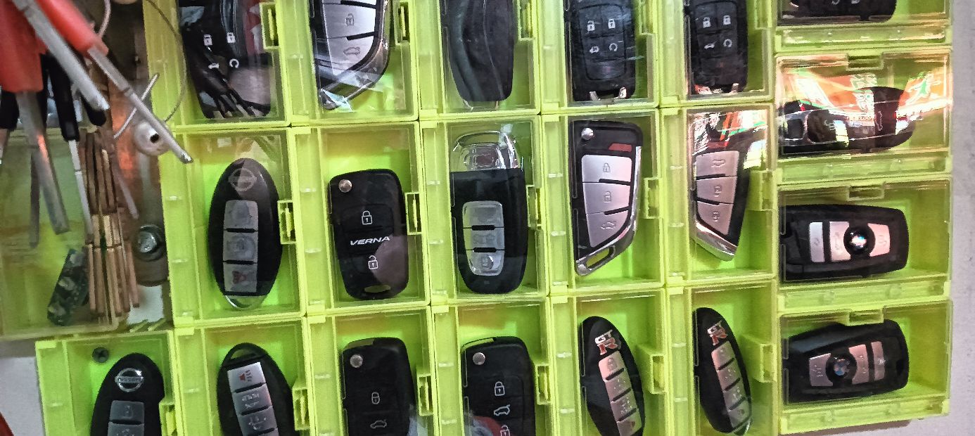 亮亮开锁汽车钥匙