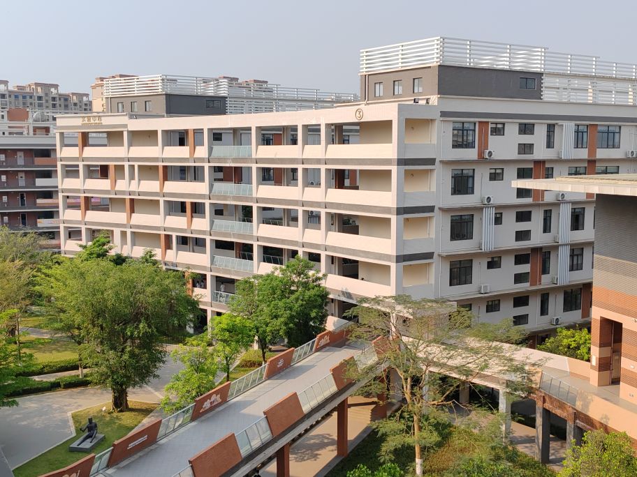 北京外国语大学附属海南外国语学校