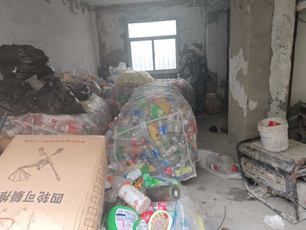 小马高价废品回收店