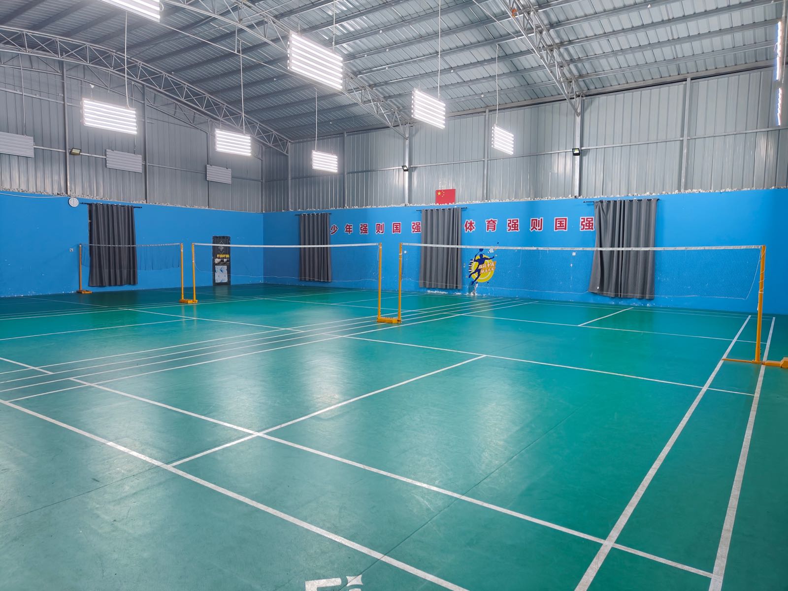 飞越羽毛球馆