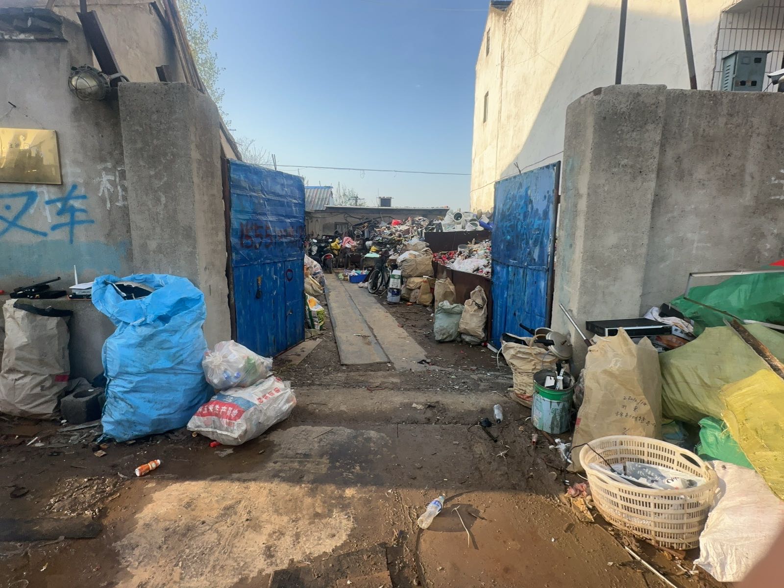 釜山社区物资回收(废品分拣中心)