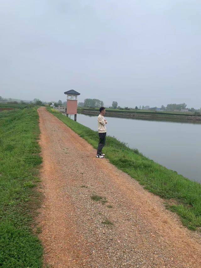老表家的鱼塘