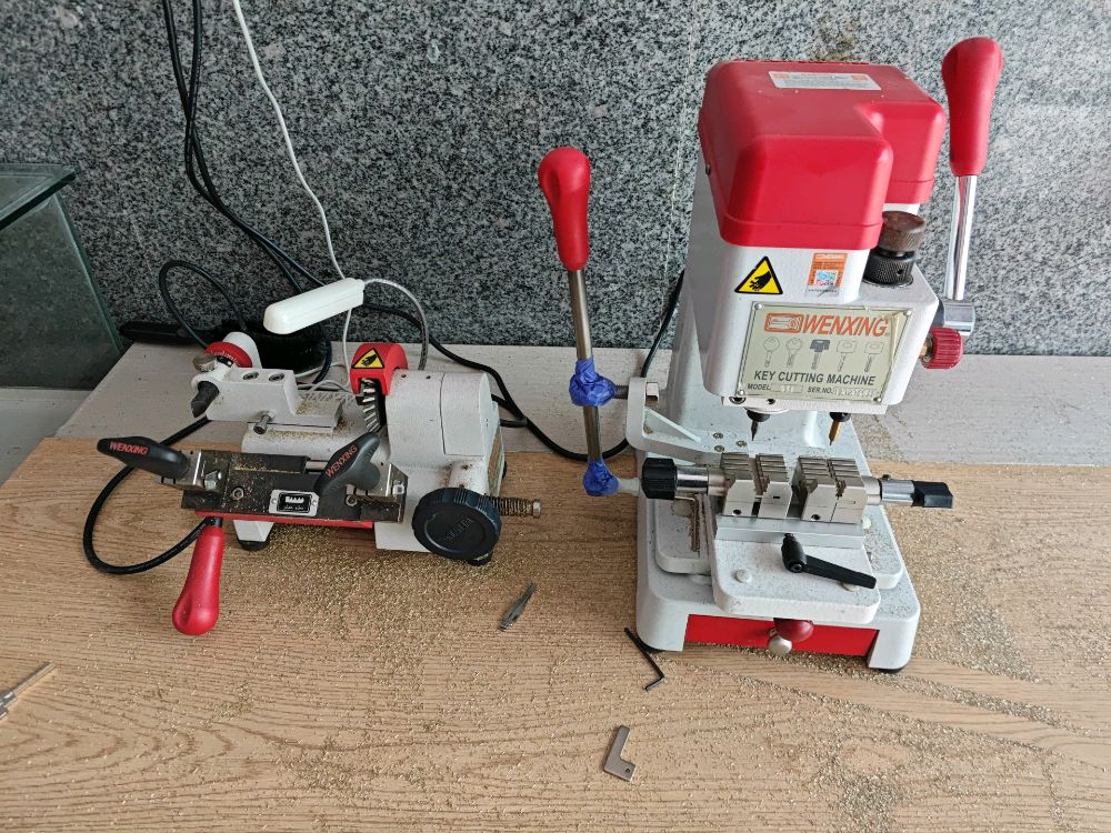 开锁配汽车钥匙