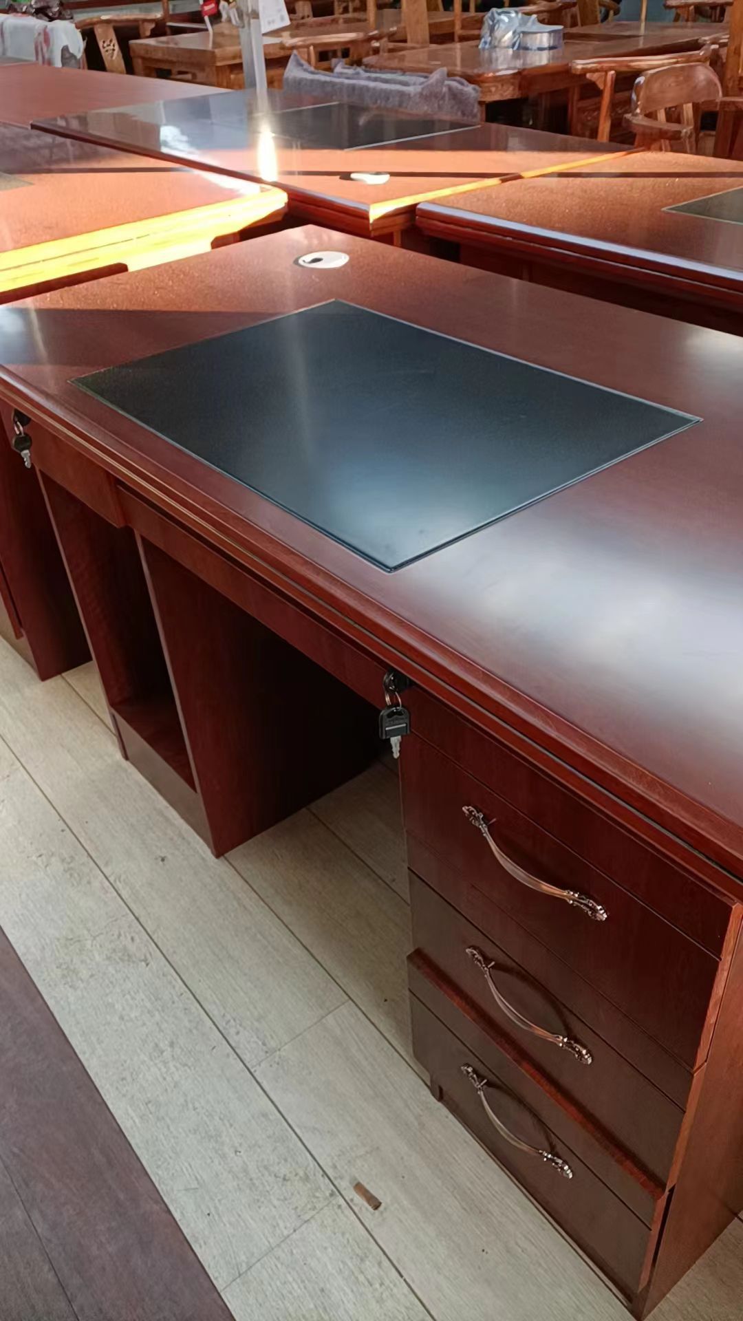 诚信出售回收新旧办公家具店