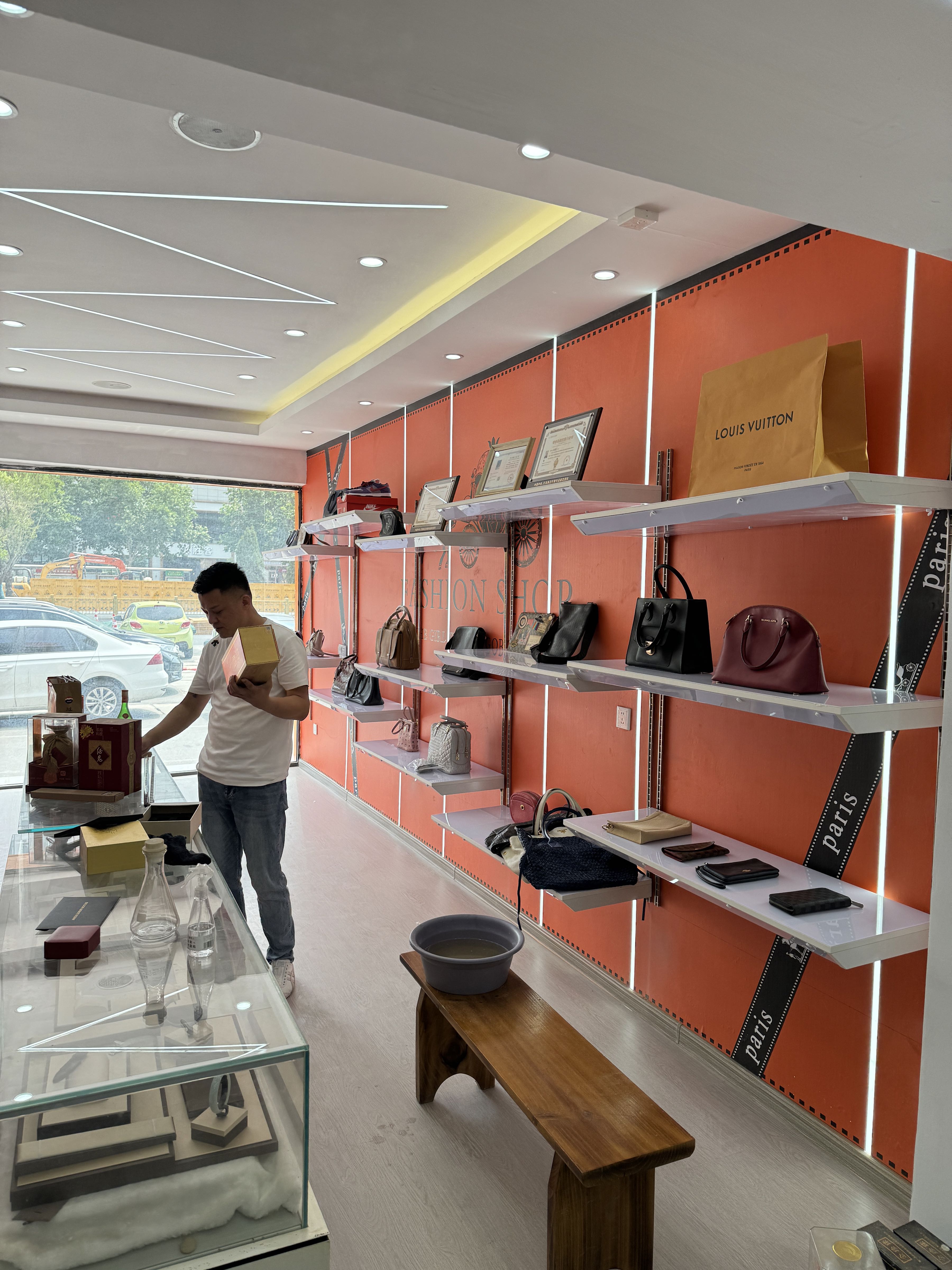 聊城钱通名奢汇