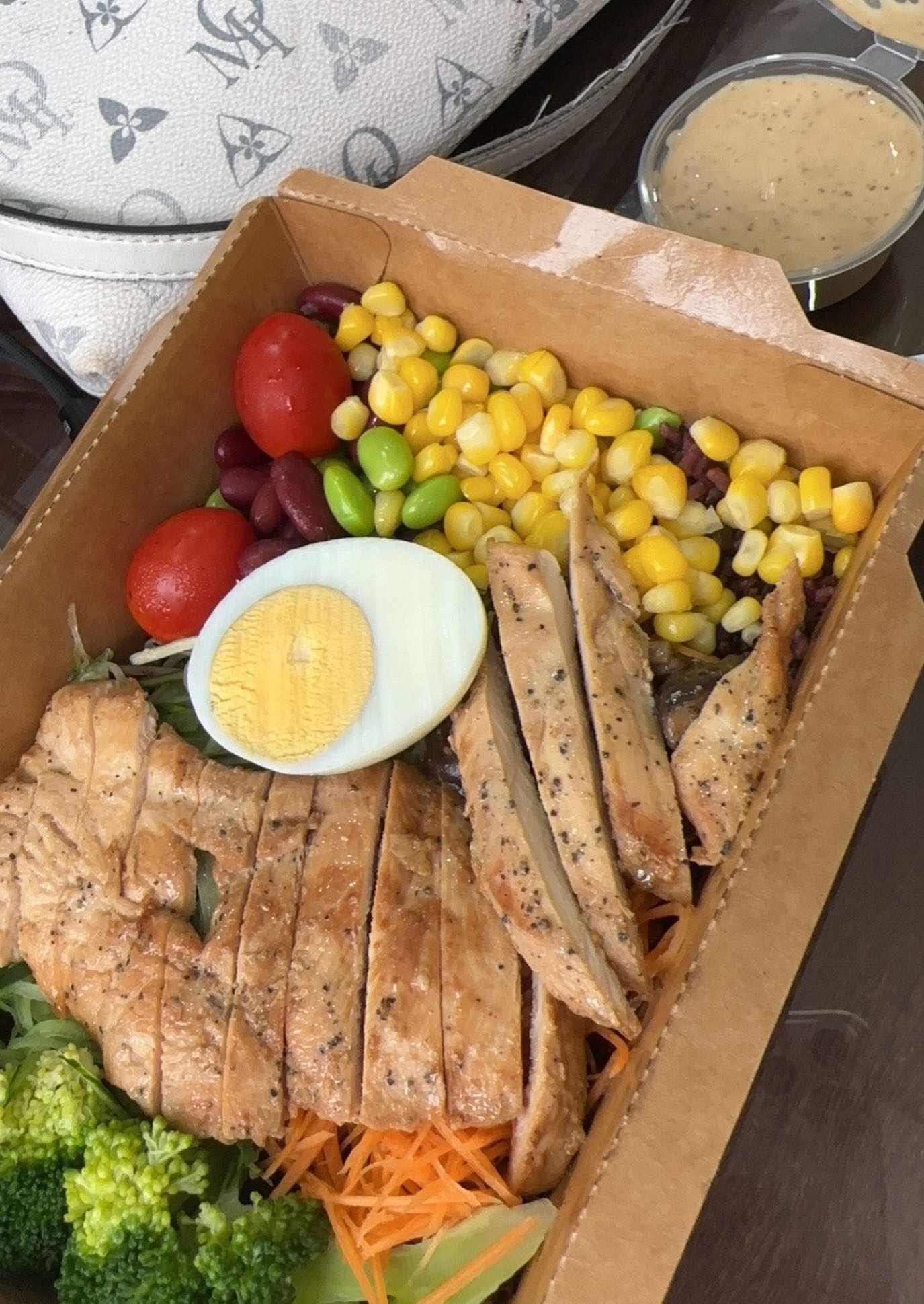 轻颜·轻食(华商国际上海城店)