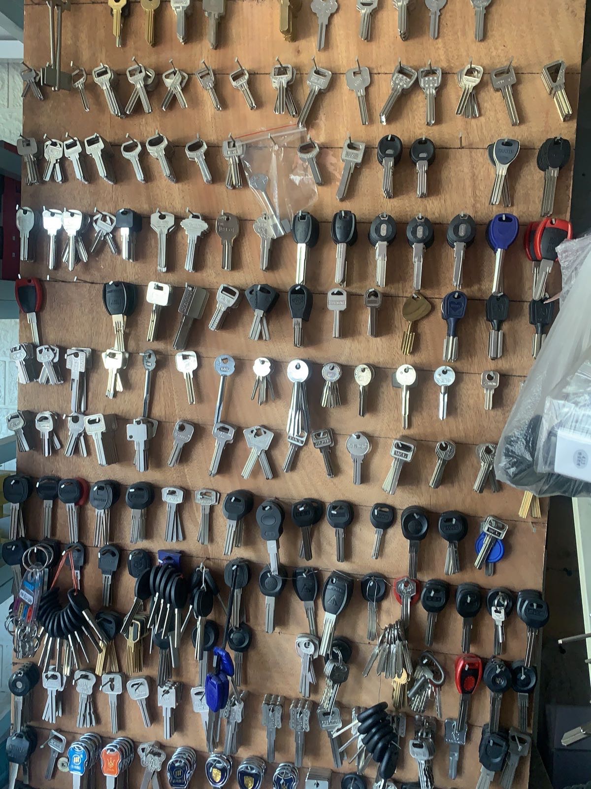 开锁换锁配车钥匙门禁卡遥控器