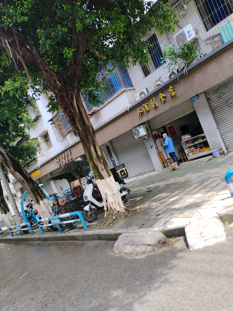 烟酒副食0店(重庆市永川邮政管理局东南)