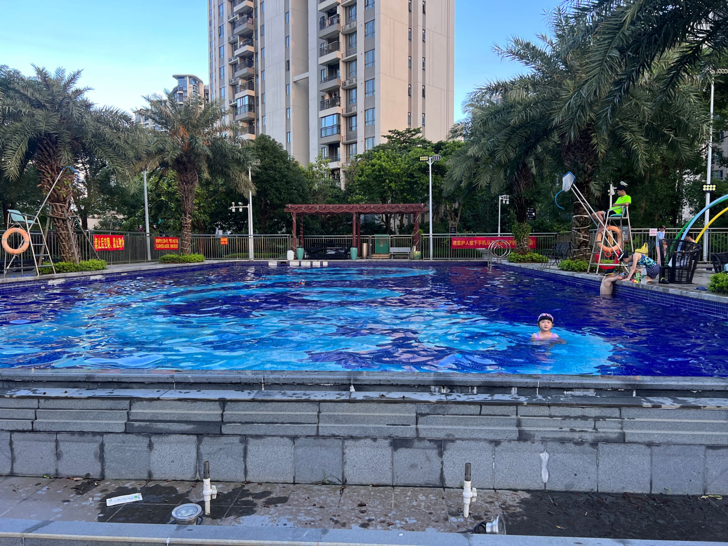 碧桂园天悦府游泳池