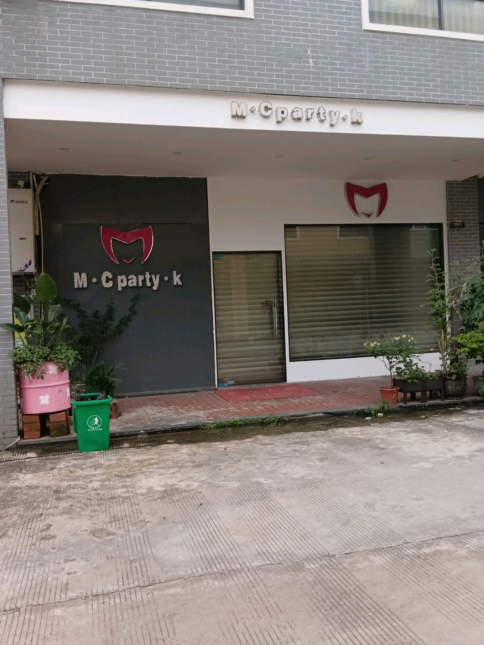 M.C Party.K