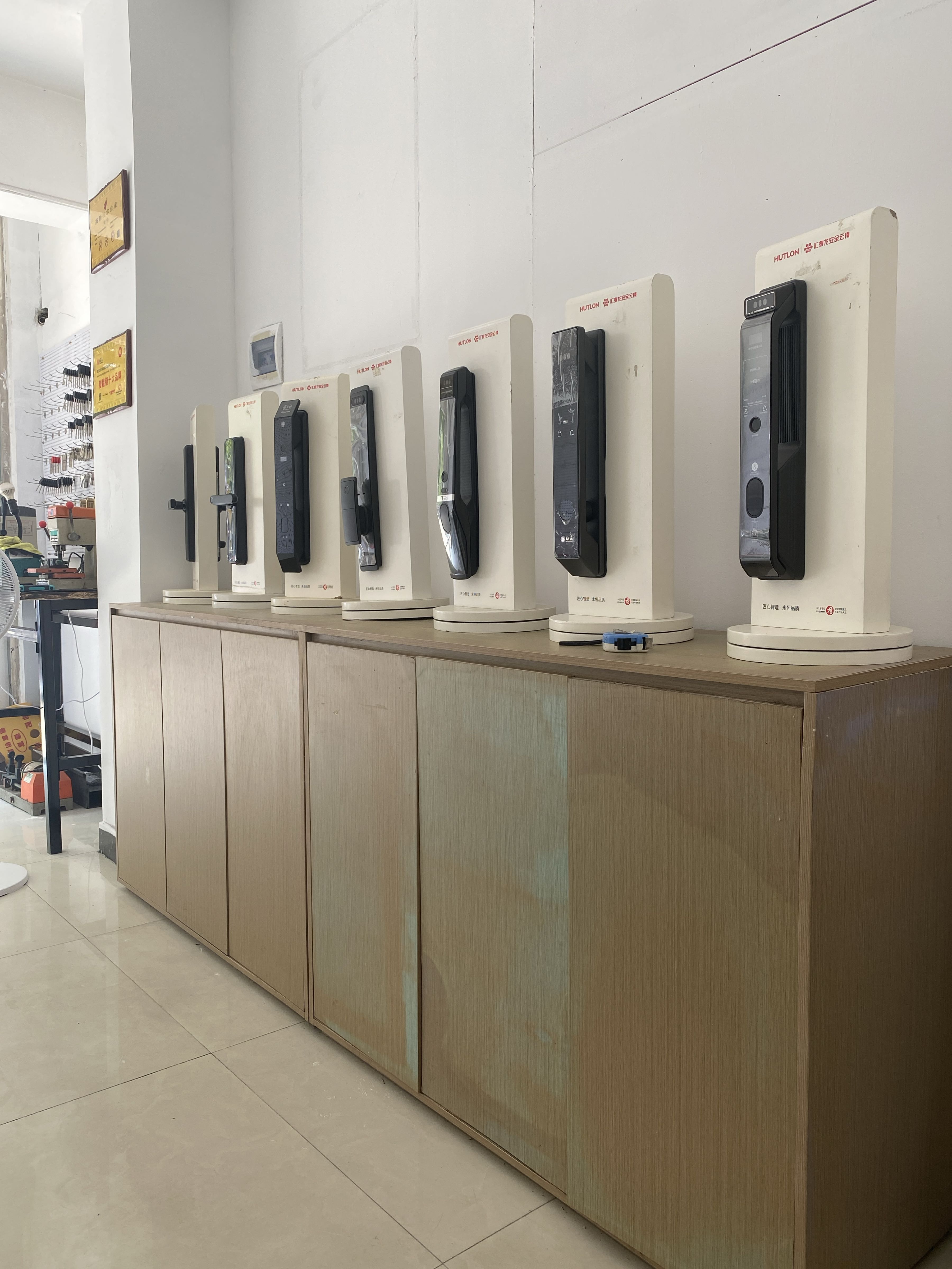 智能锁开锁换锁汽车钥匙