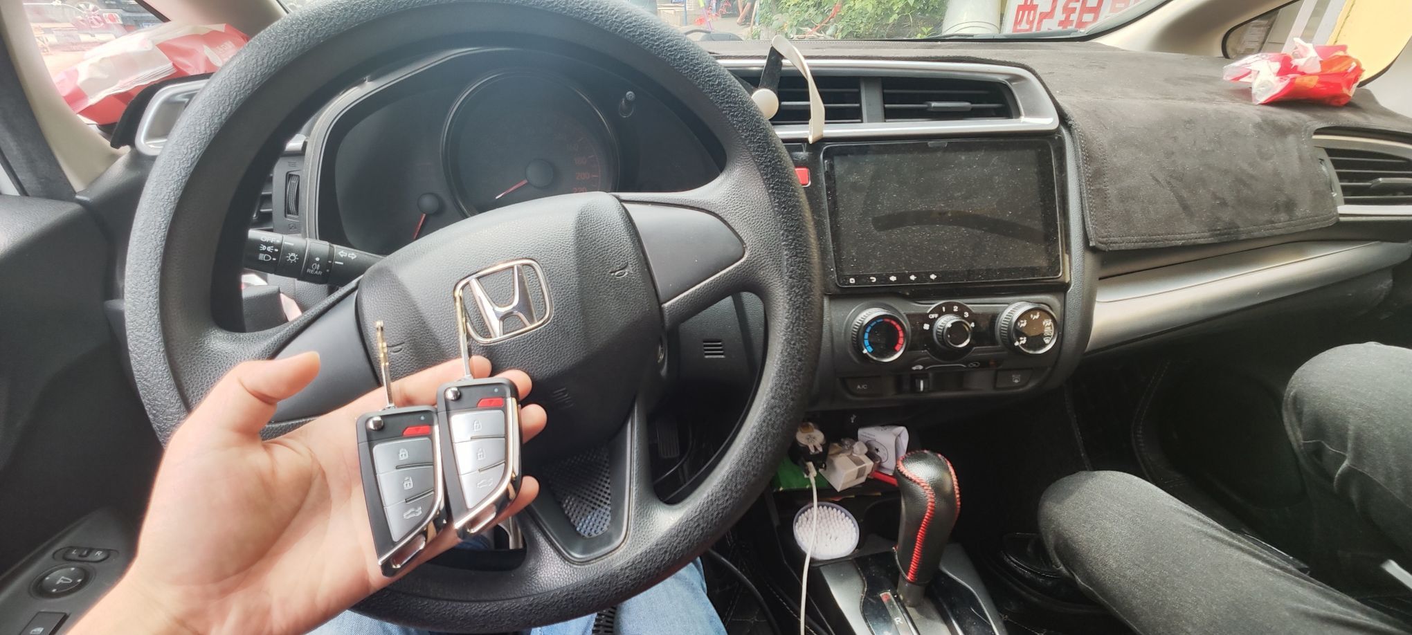 迅达开锁搭电汽车钥匙