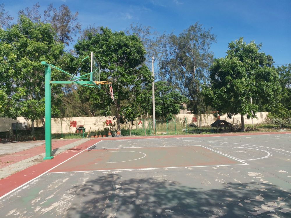 南罗学校-篮球场
