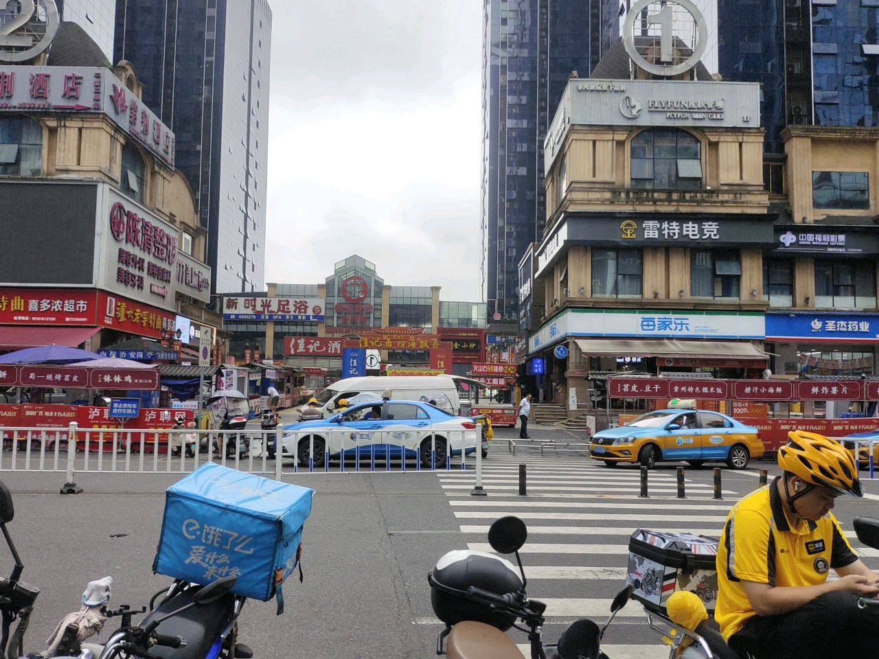小船手捞汁小海鲜(欢乐汇江阳店)