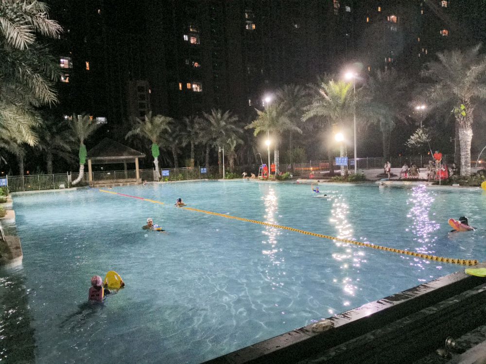 碧桂园新仕界游泳馆(鹤体体育)