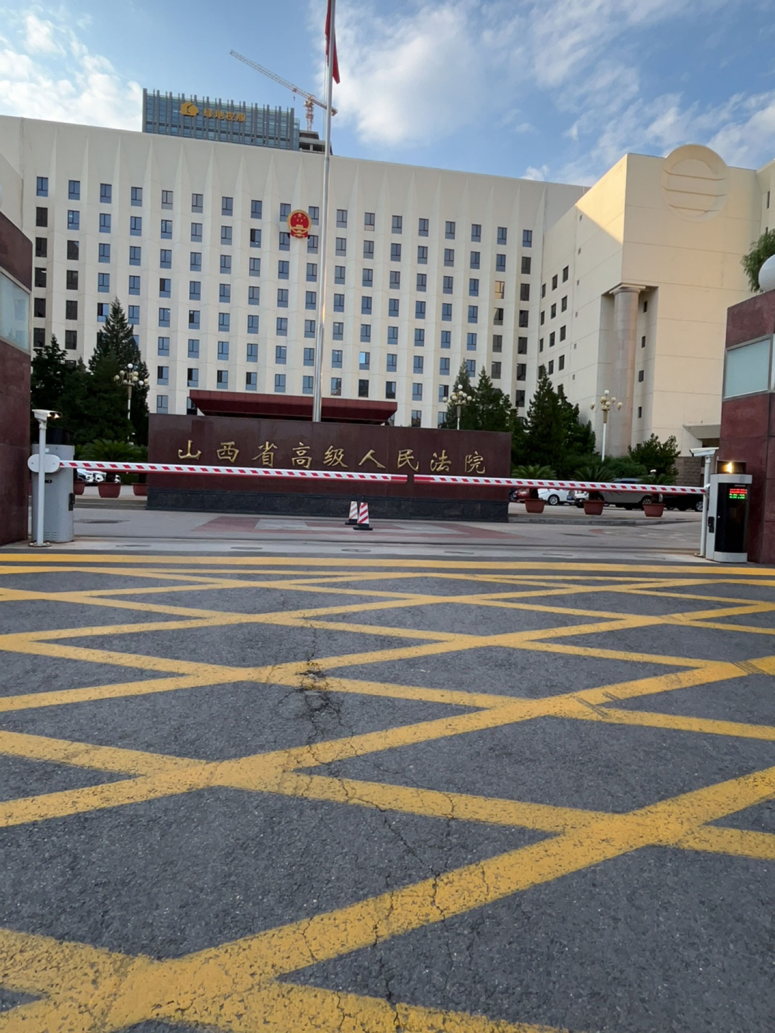 山西省高级人民法院停车场-出入口