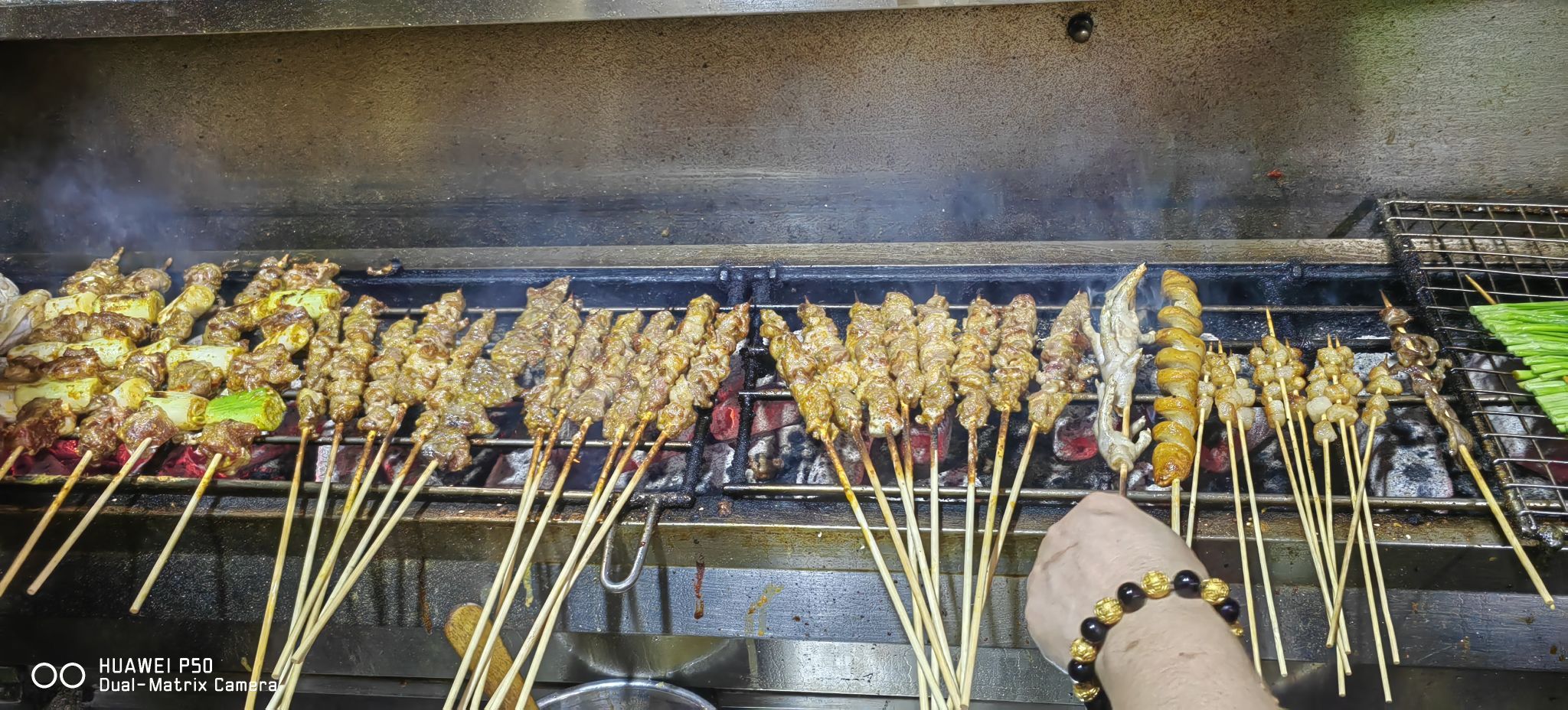 新疆帕尔哈提江大世界烤肉店