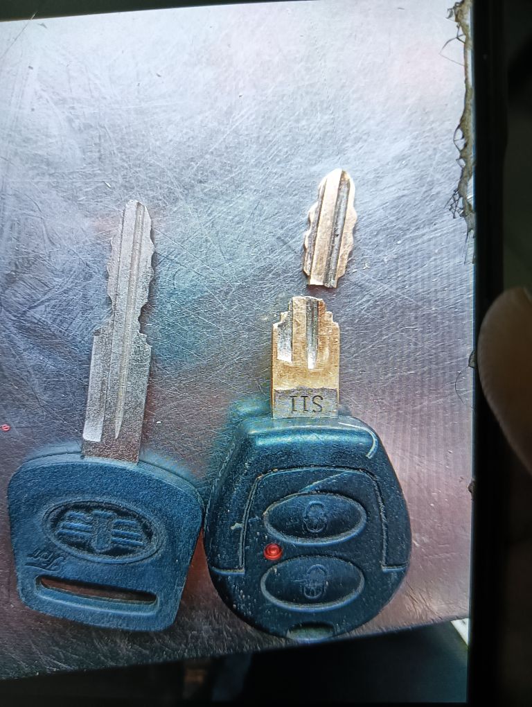 文义开锁汽车钥匙指纹锁