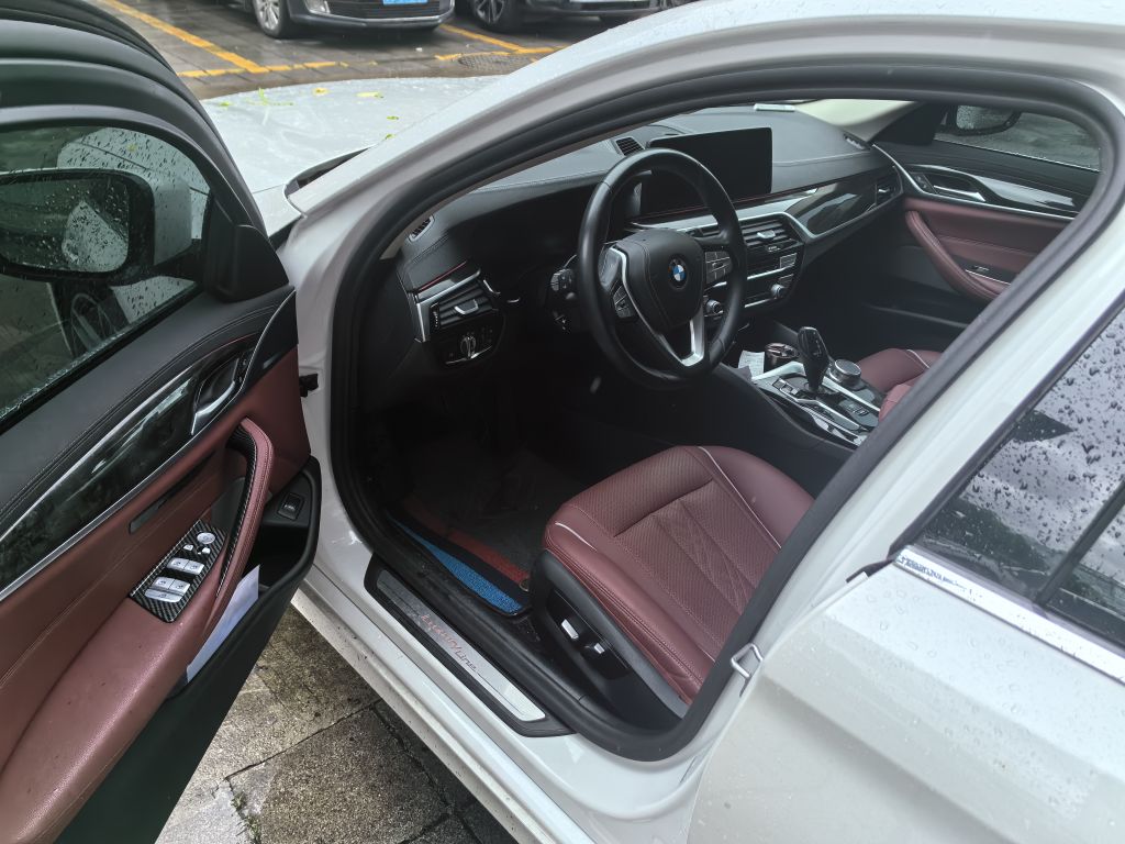 裕米寄卖行黄金回收汽车抵押(广东总店)