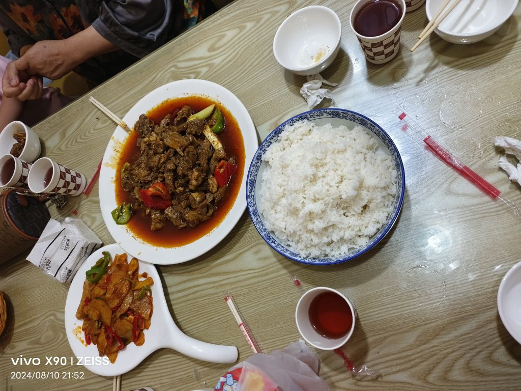 清真食百灵八哥的店