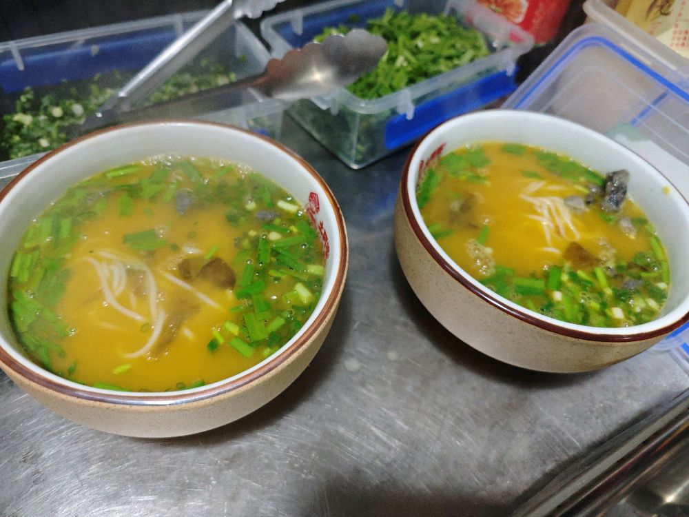 陈李记乌鸡米线