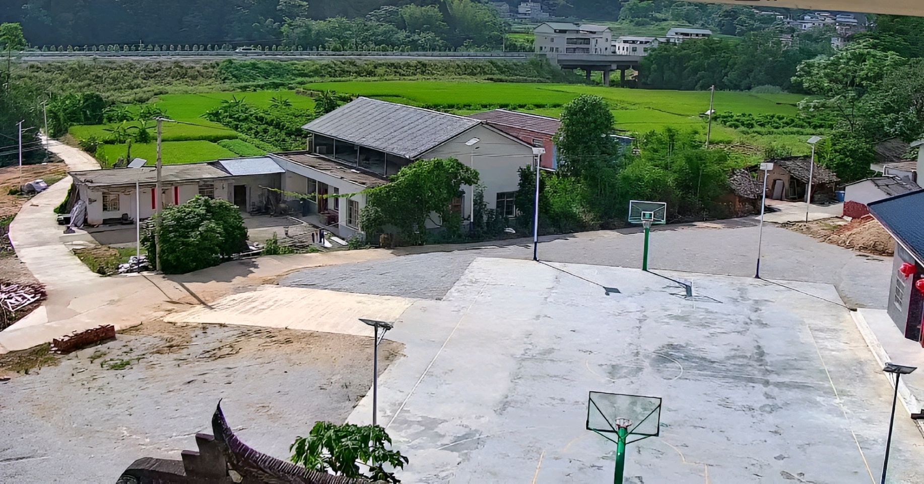 阳山头村篮球场