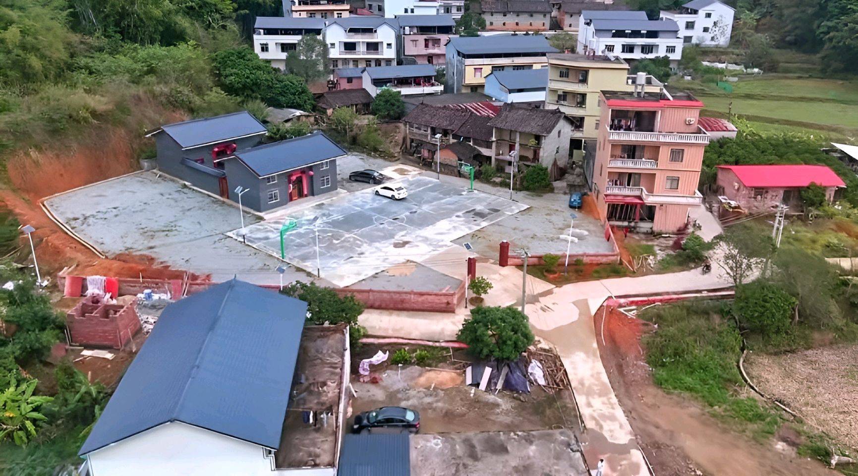 阳山头村篮球场