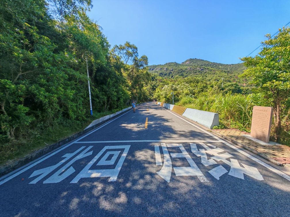 黄花山北回归线网红打卡线