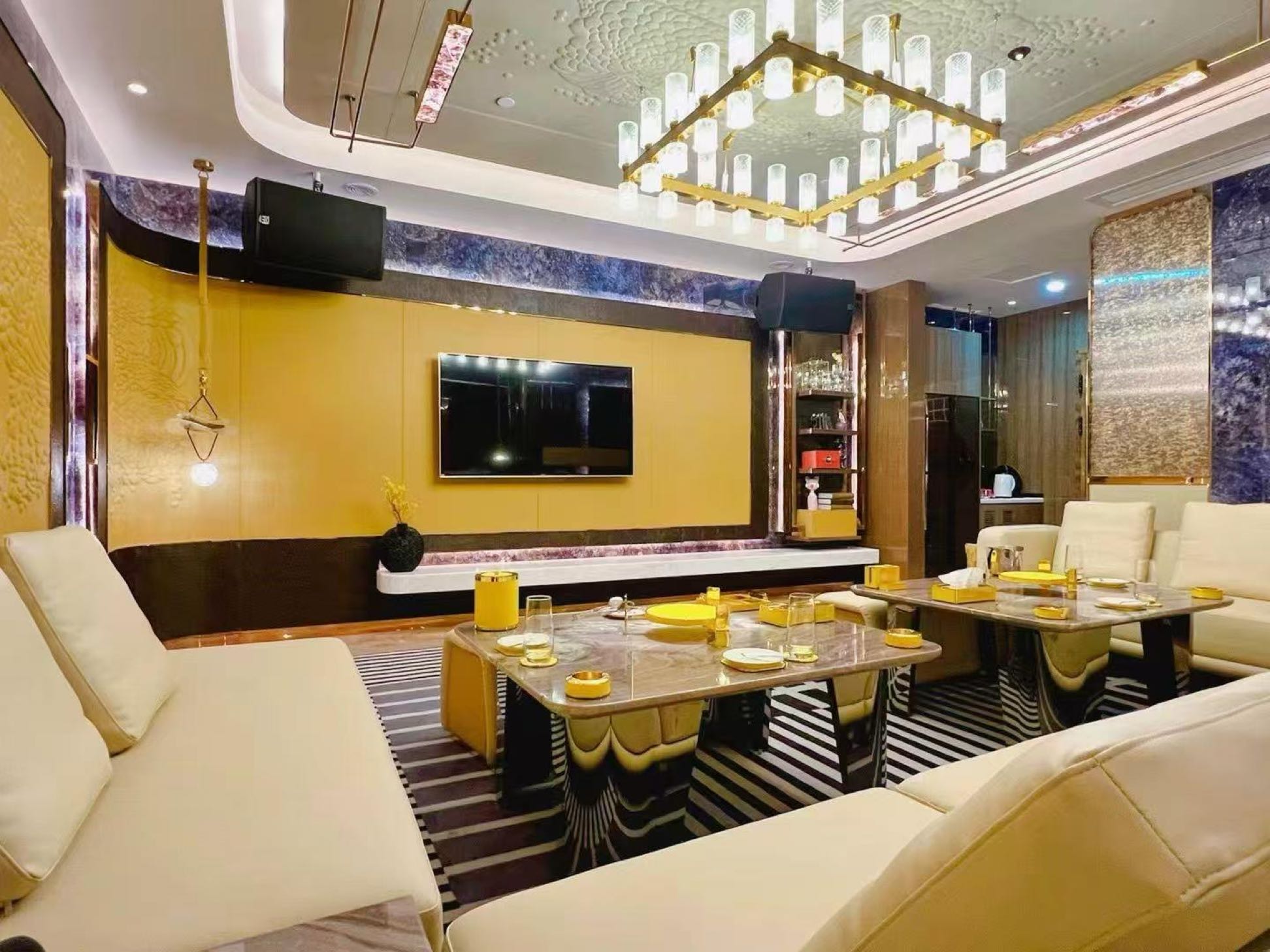 缤纷年代娱乐会所