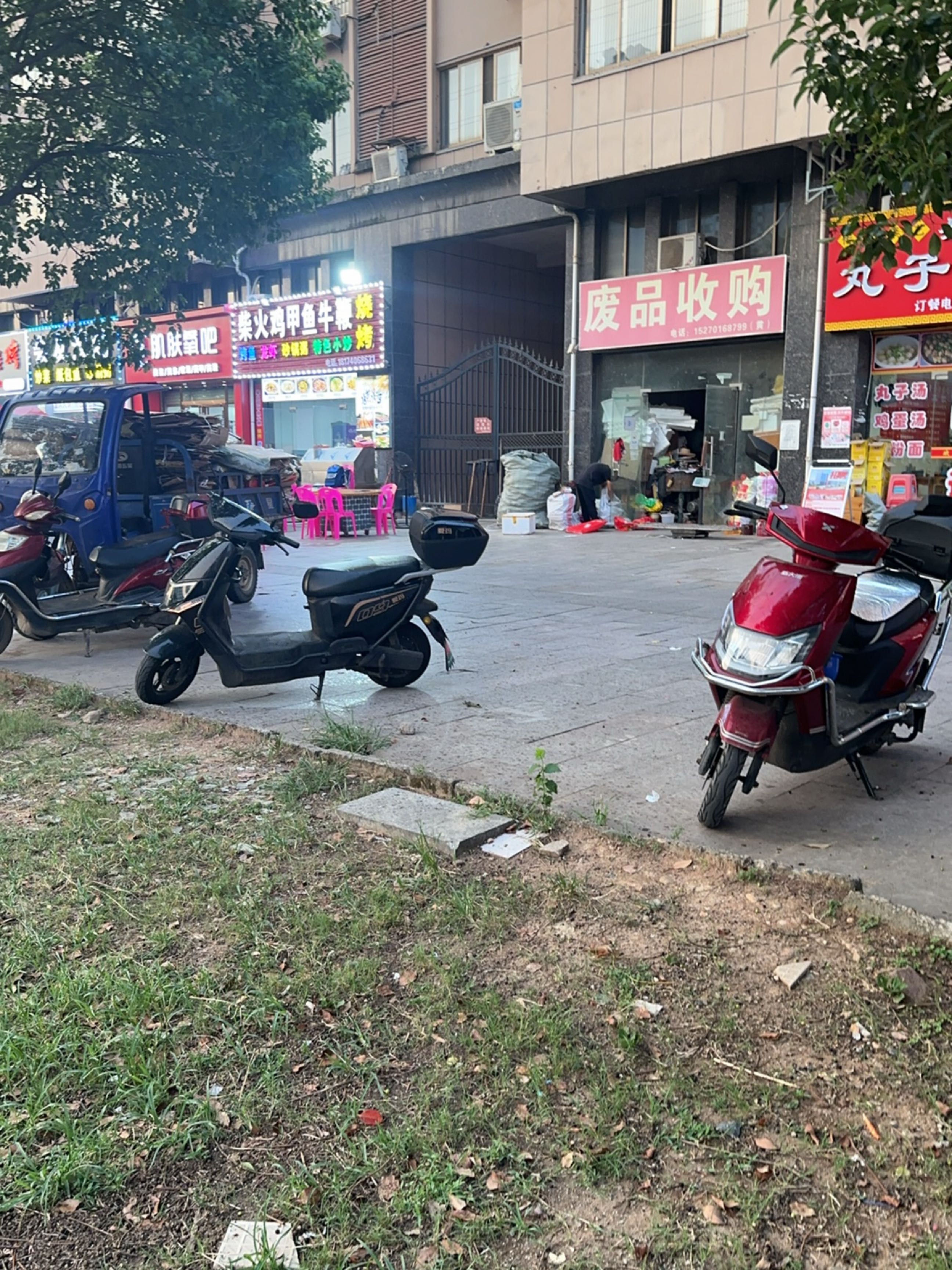 柴火鸡甲鱼牛鞭烧烤