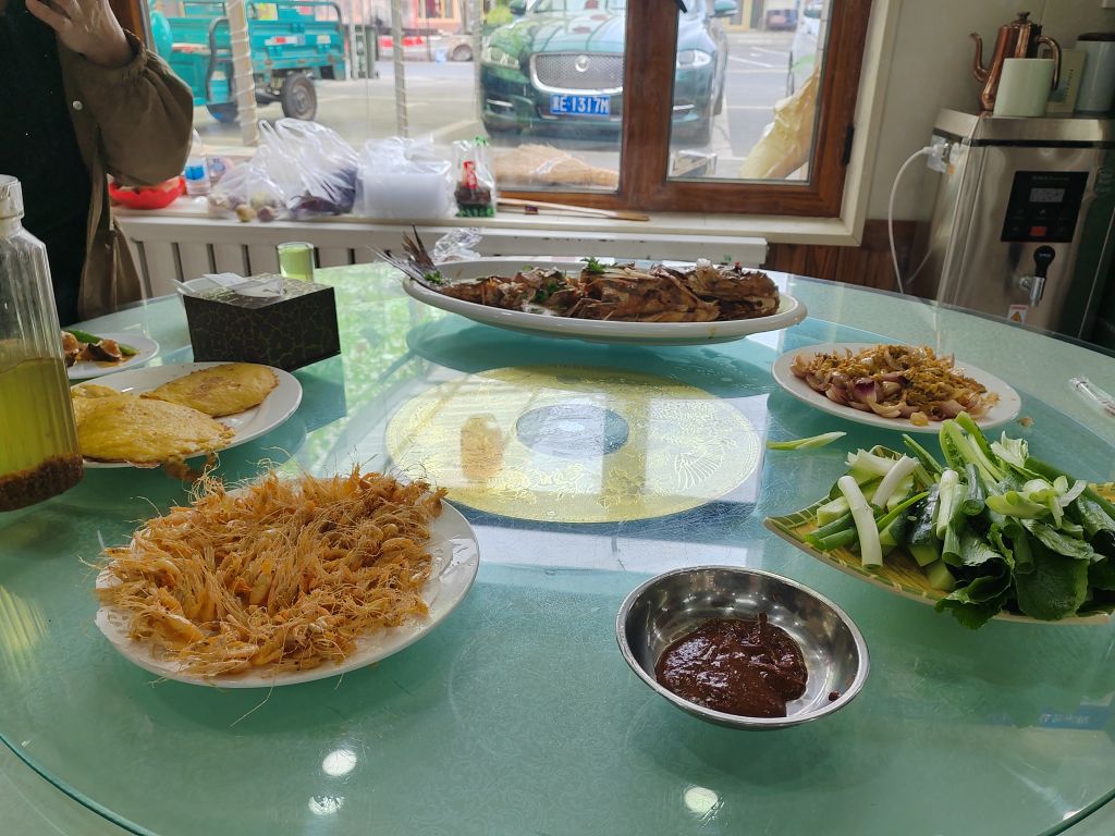 铭家特色炖鱼馆