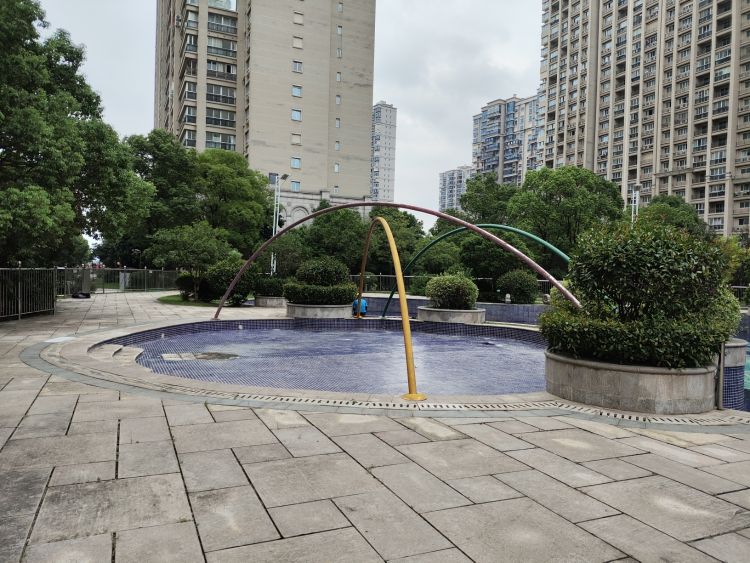 凤鸣苑-游泳池