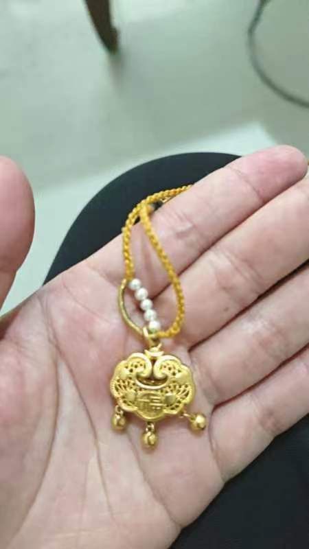荣惠黄金回收(香格里拉城市花园店)