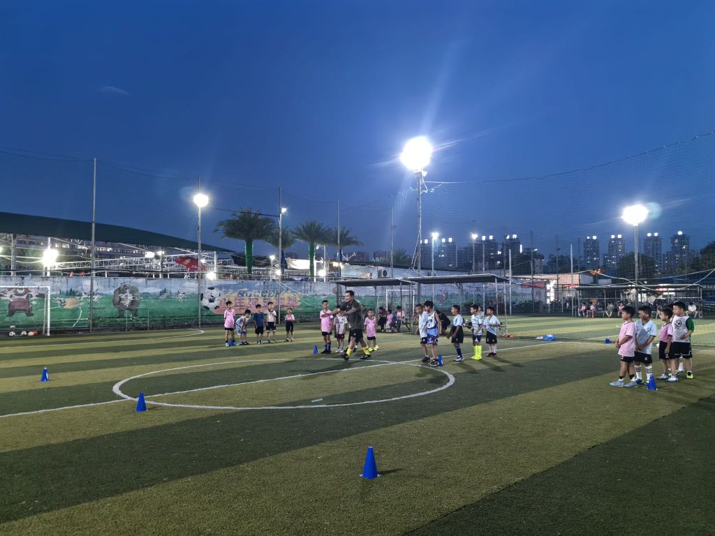 玉林市冉冉足球体育俱乐部