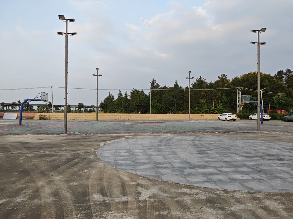 新地村篮球场