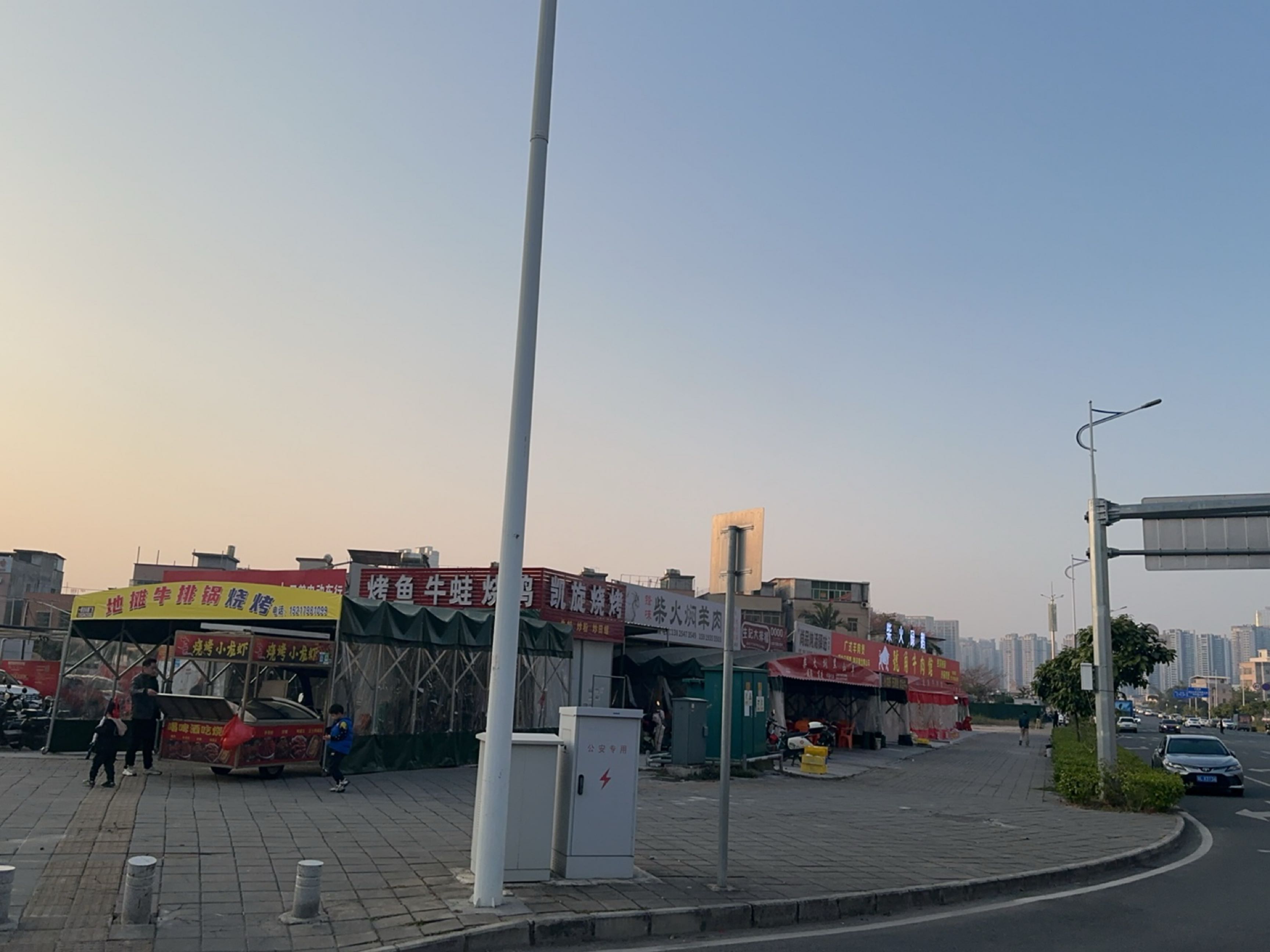 地摊牛排锅烧烤