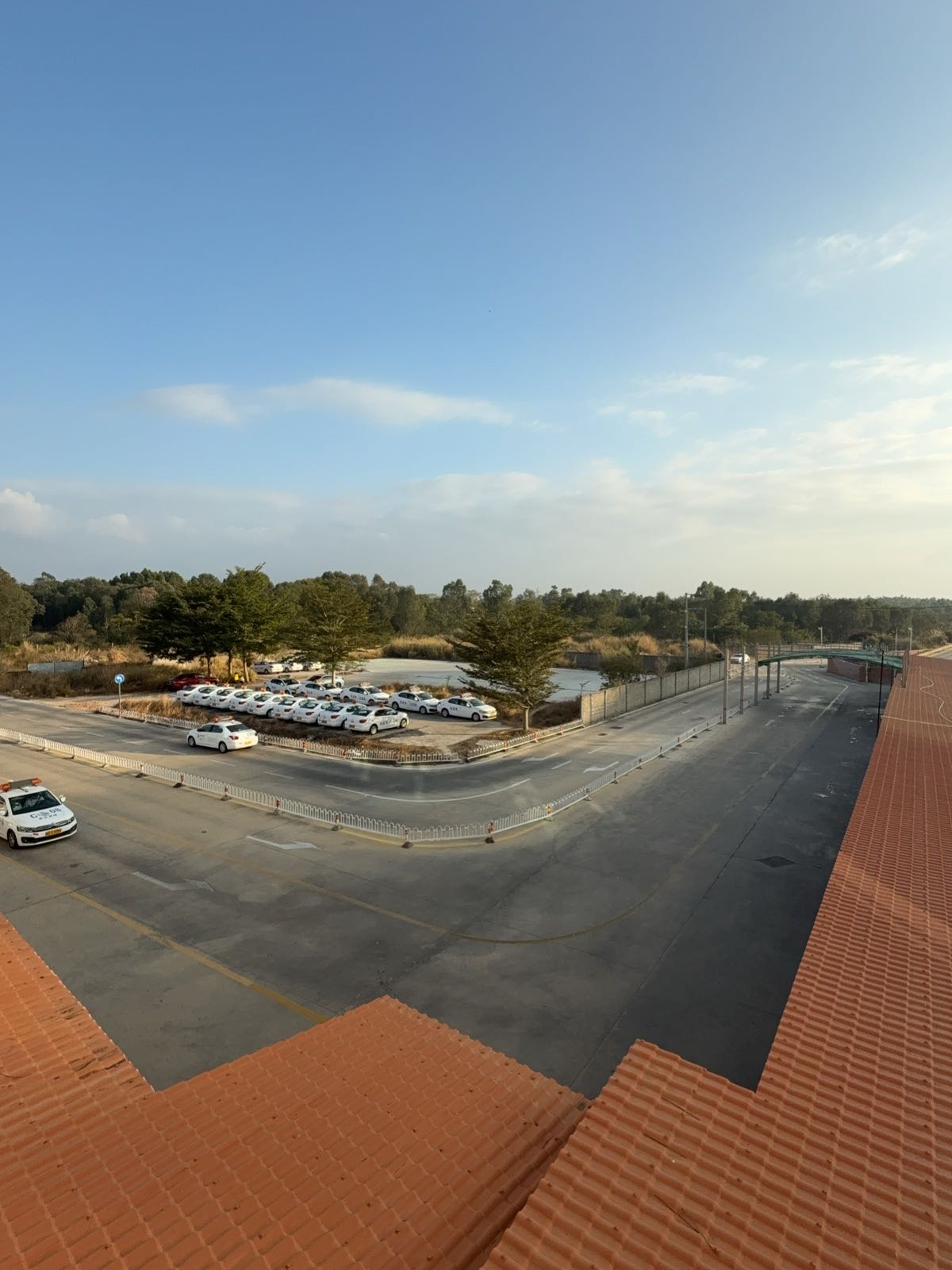 东方海星驾校-北门