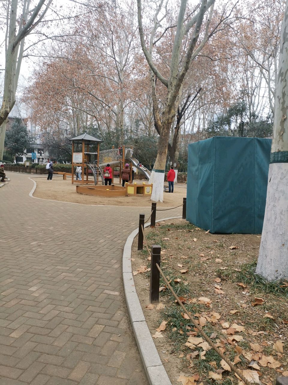 儿童游乐场