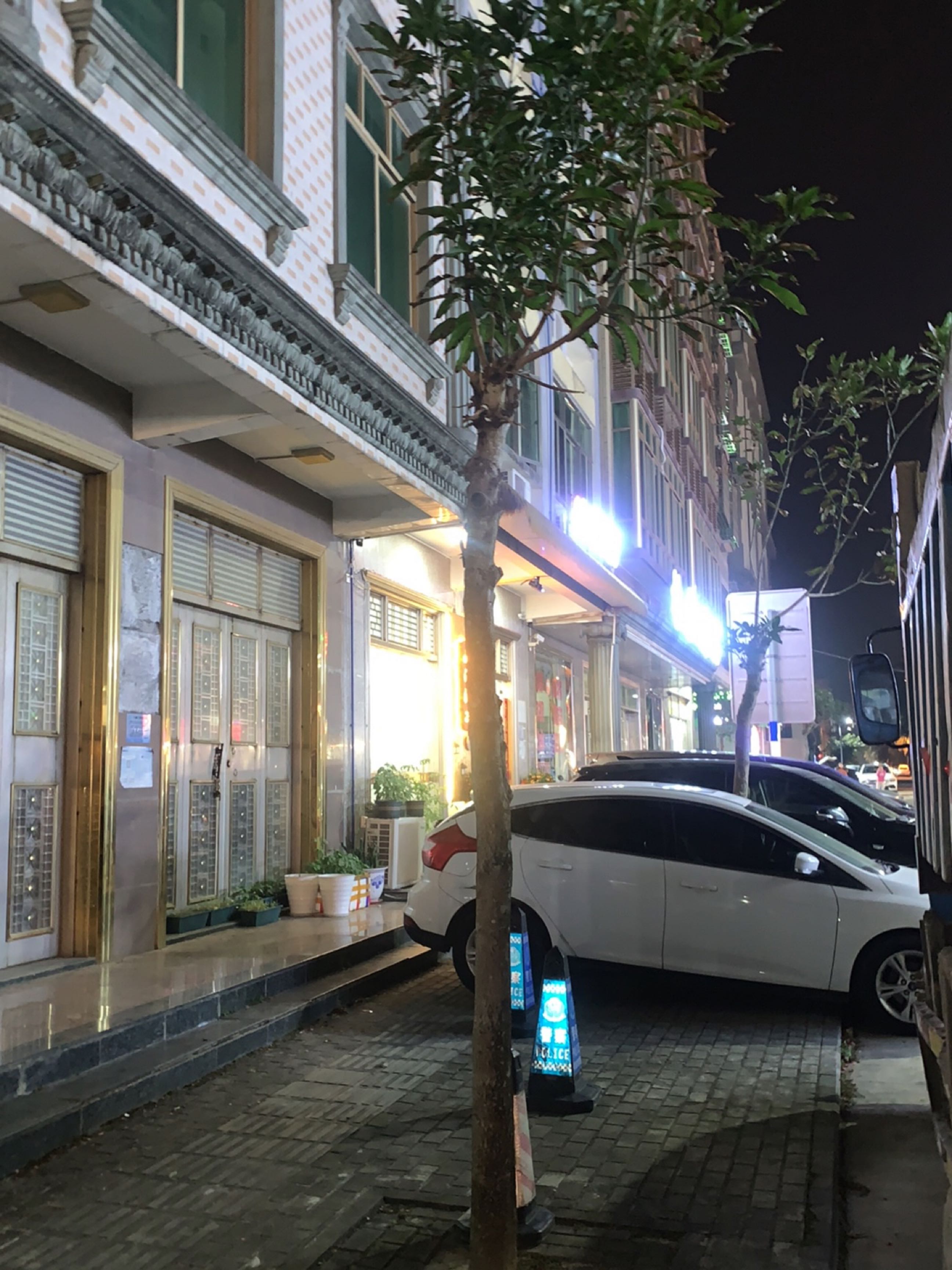 博鳌小镇鳌旺街中通快递