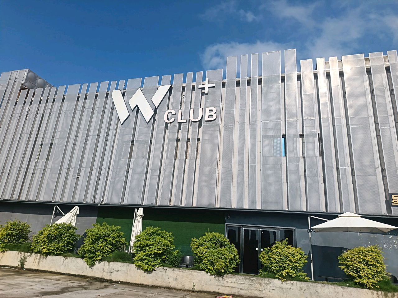W⁺CLUB
