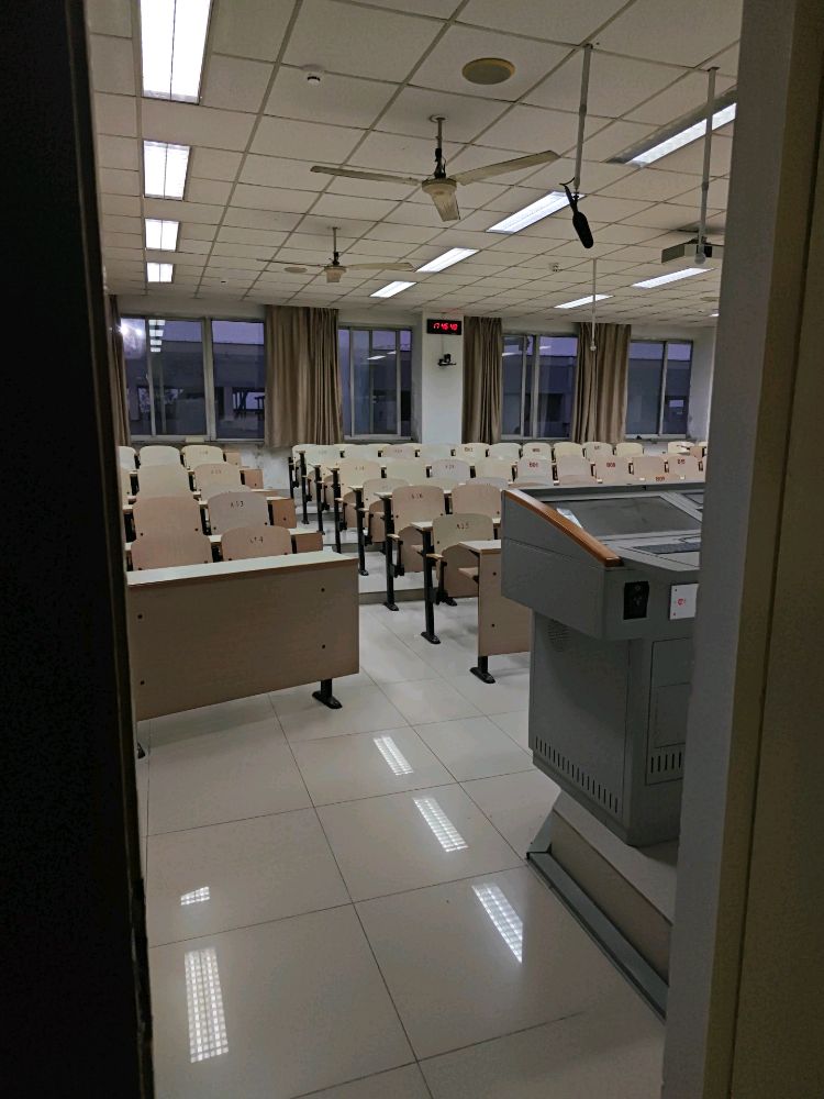 山东农业大学泮河校区综合楼-E607室