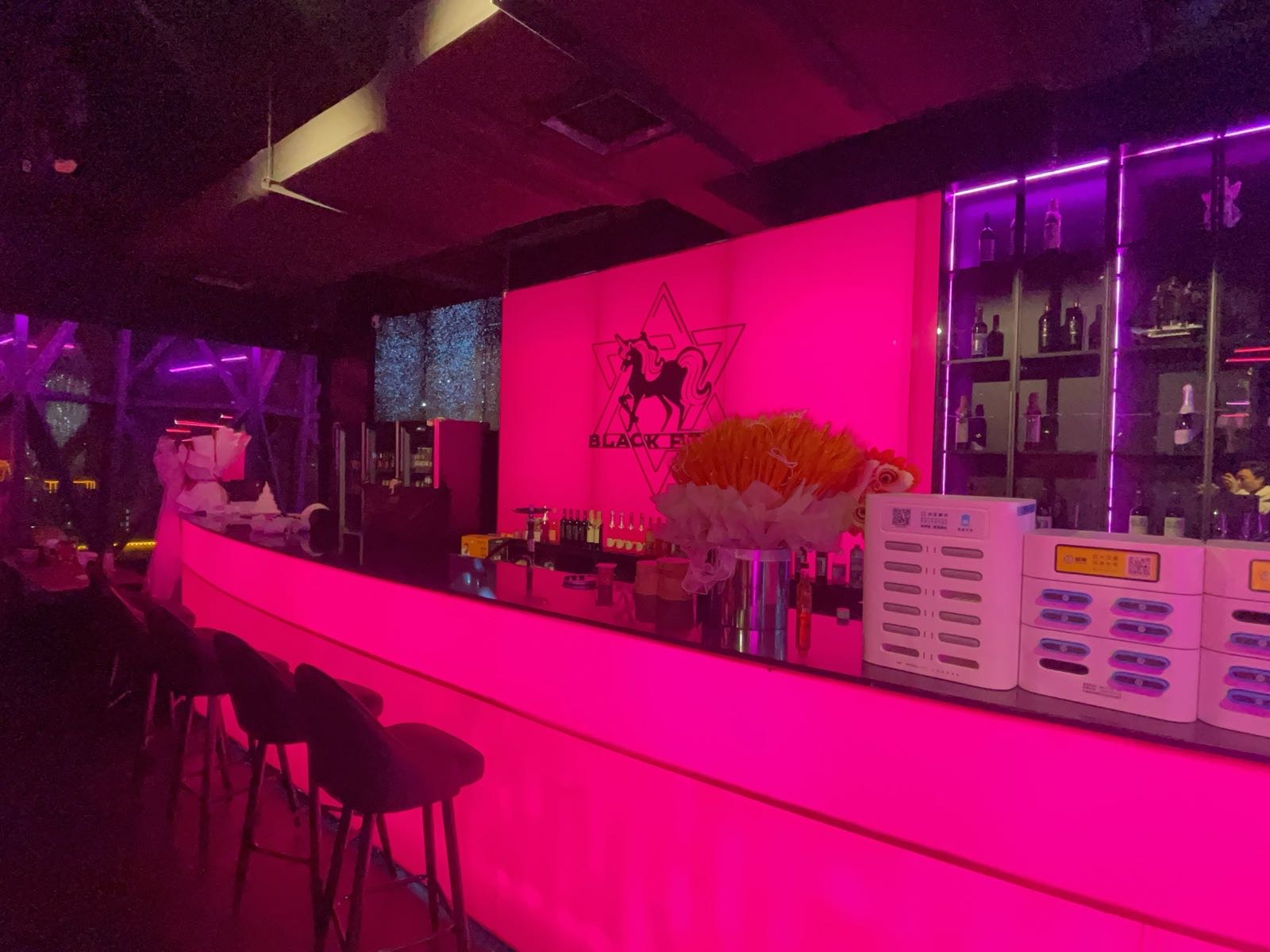 BLACK&PINK高空酒吧