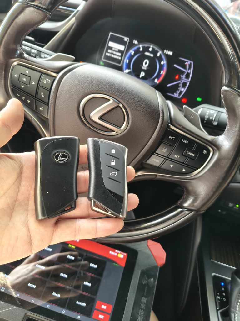 孙诚开锁刻章配汽车钥匙