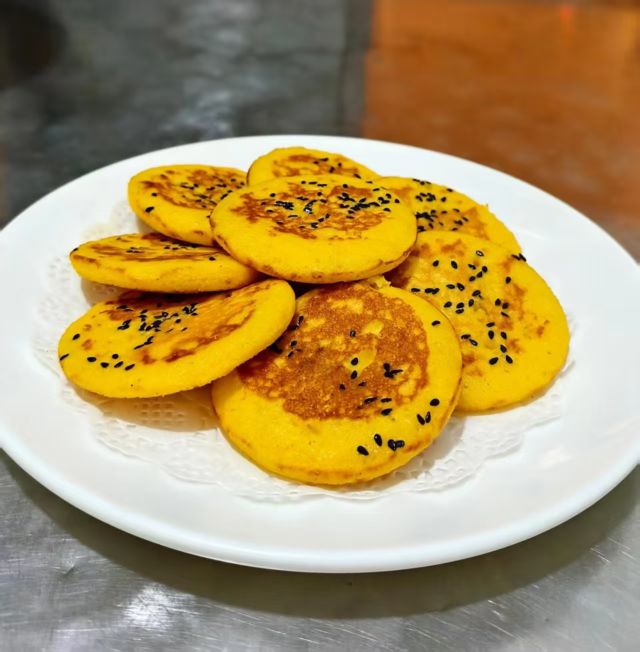 阿伊莎清真西北美食城火锅炒菜