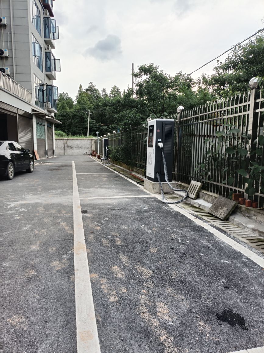 蓝媒优充邵阳市新邵清源酒店充电站