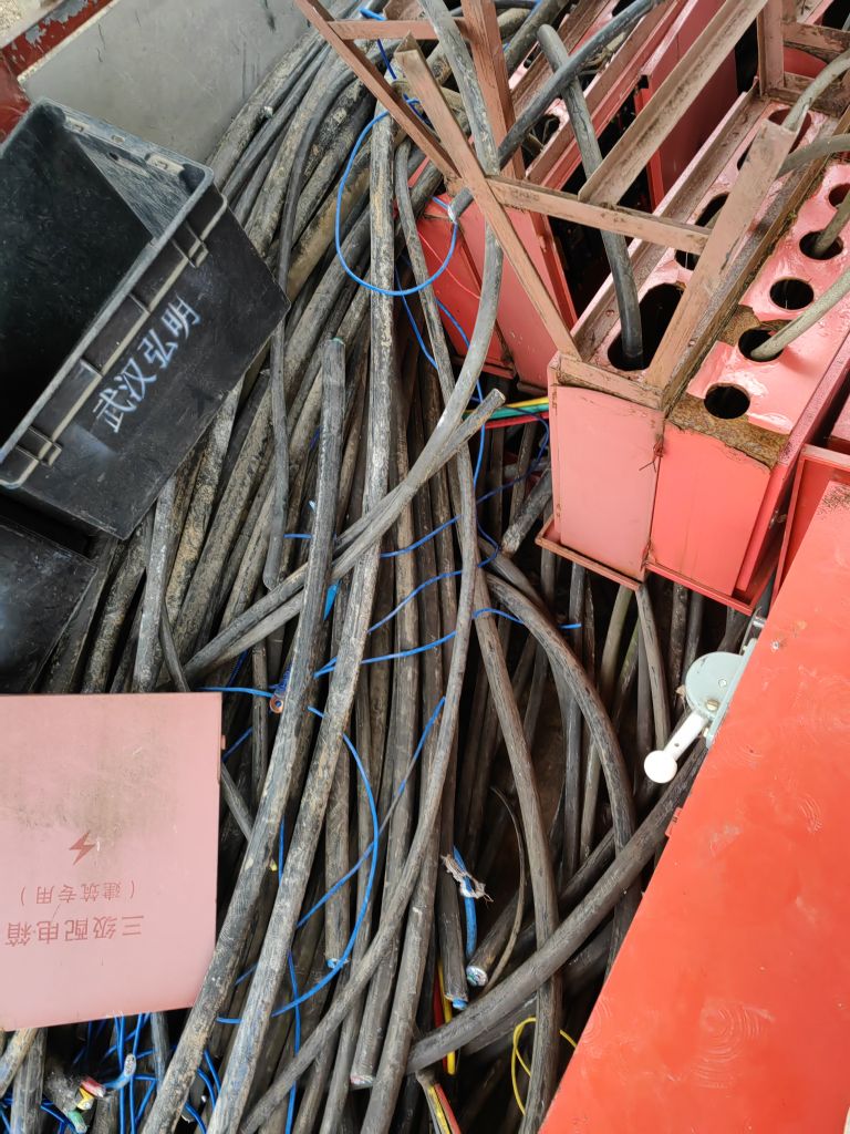 向上升涨废旧金属回收基地(不收纸箱塑料)